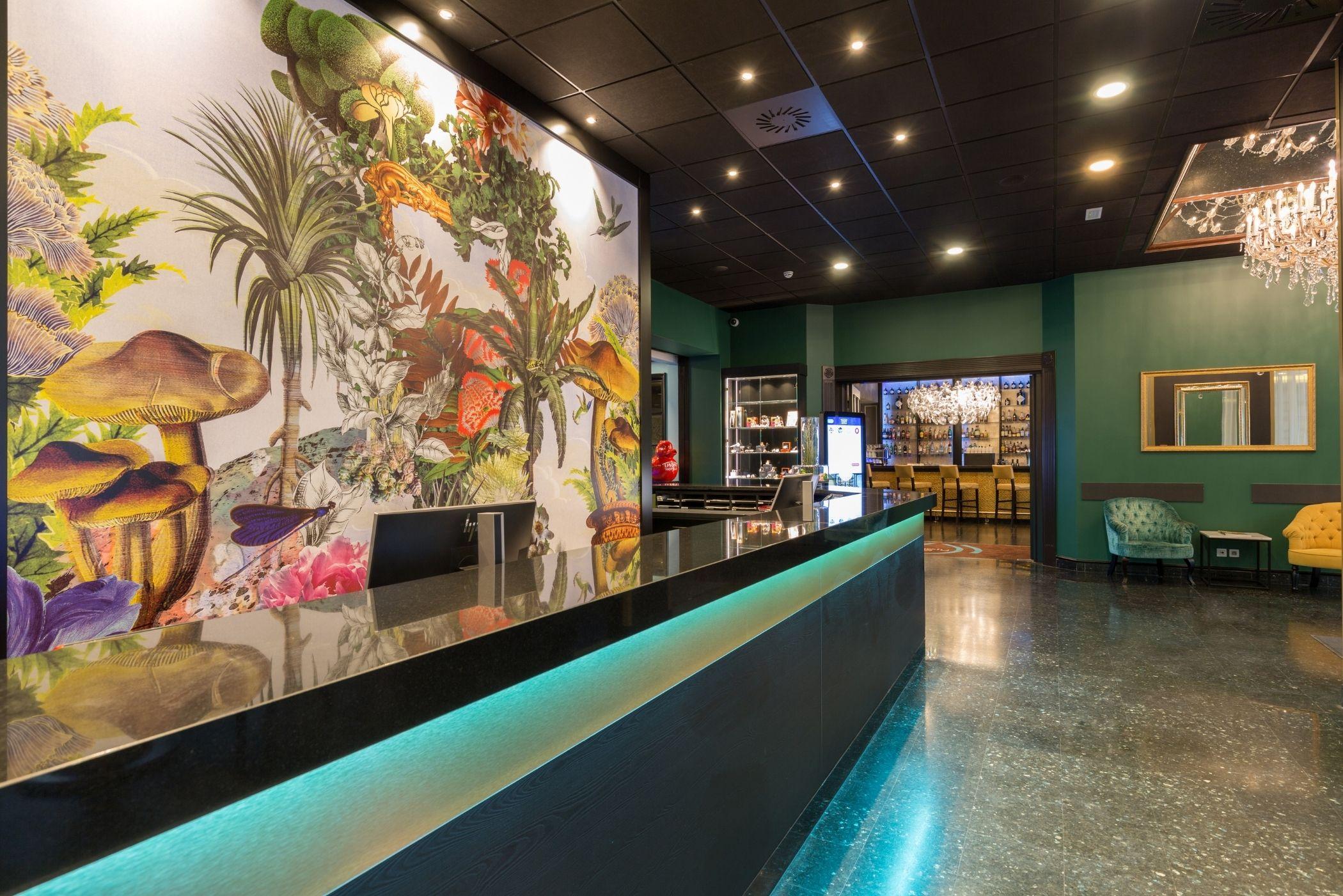 Thon Hotel Bristol Stephanie Brussel Bagian luar foto