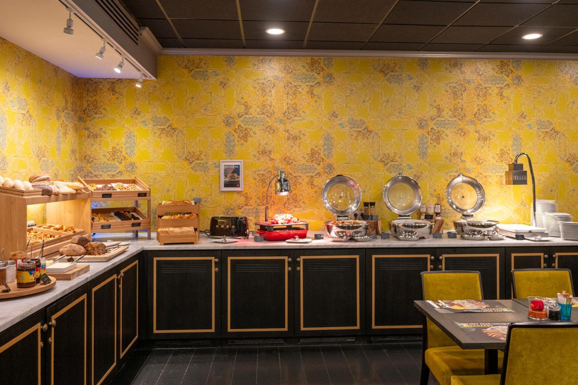Thon Hotel Bristol Stephanie Brussel Bagian luar foto