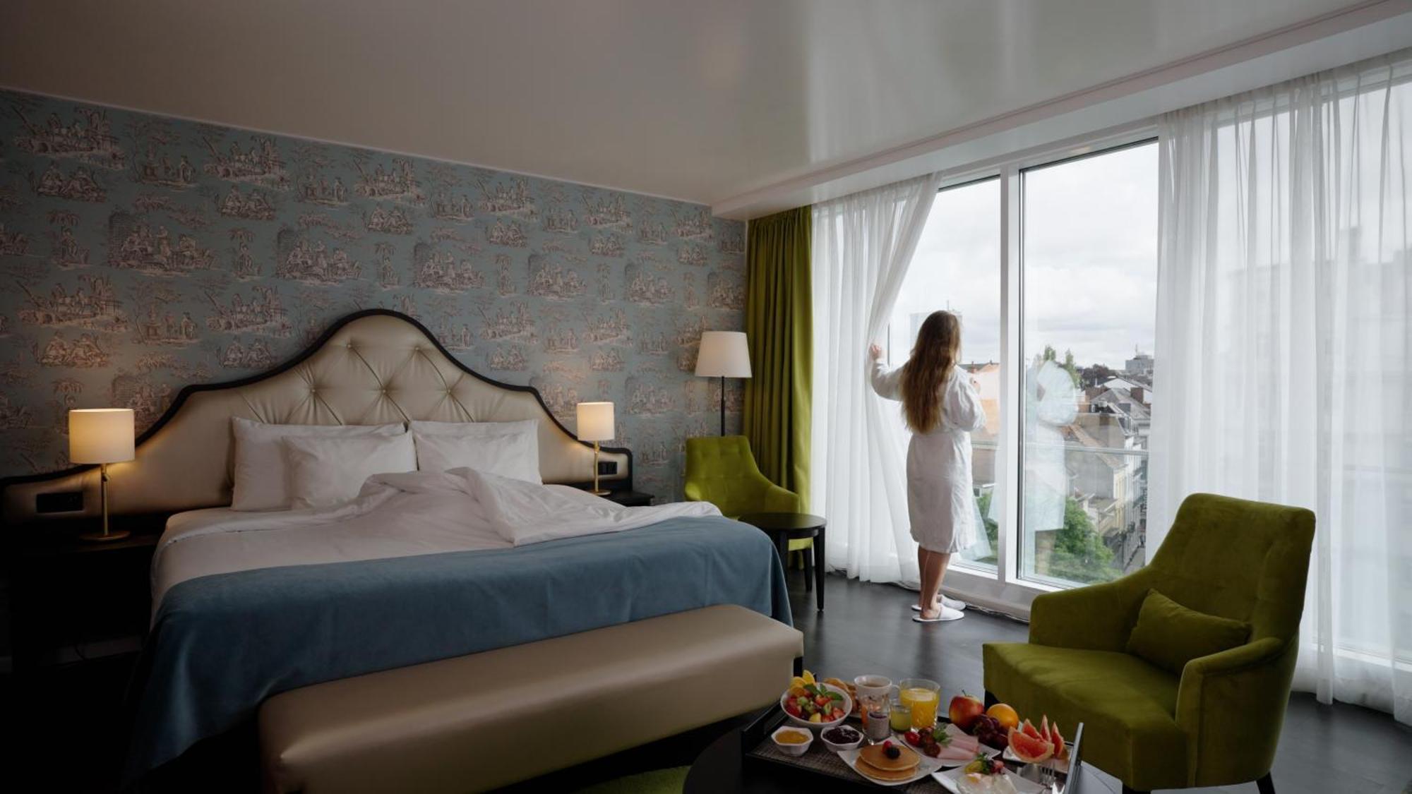 Thon Hotel Bristol Stephanie Brussel Bagian luar foto